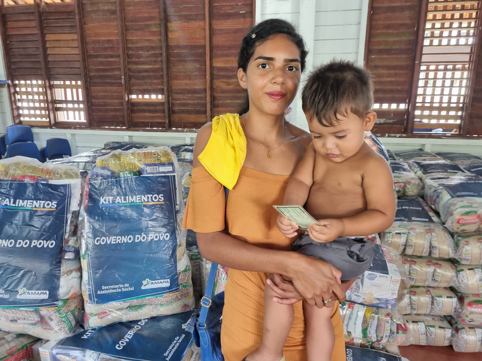 Entrega 600 kits de alimentos para famílias das comunidades rurais do Cupixi e Vila Nova